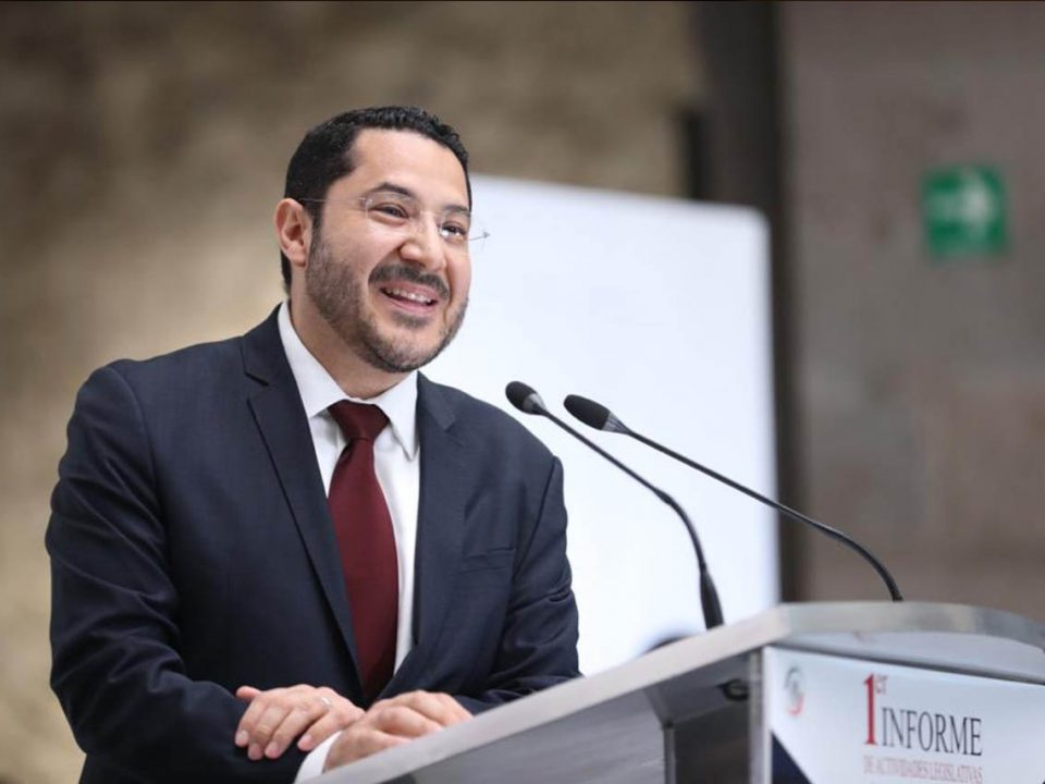 Califica Martí Batres como sólido Plan de Negocios de Pemex