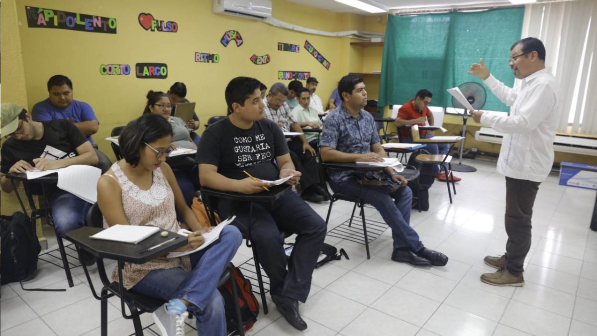 Capacitan a docentes de música