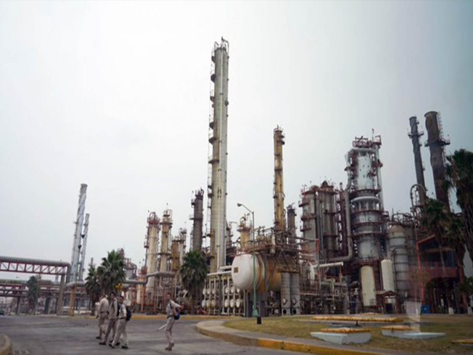 Evaluará FMI plan de negocios de Pemex