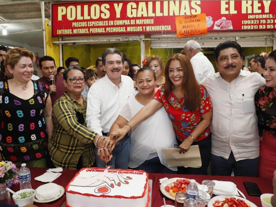 Festejan comerciantes el Día del Locatario